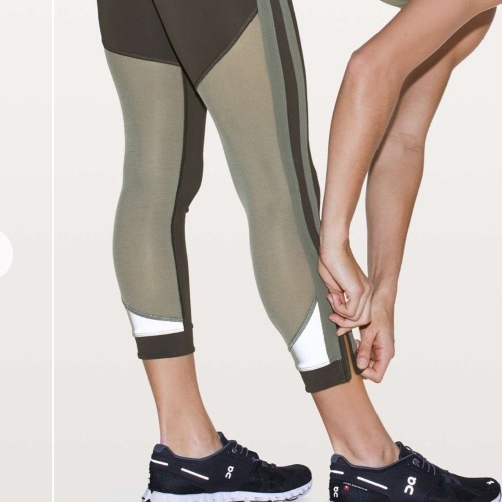 Lululemon Zip the Line Crop 24" Green Mesh‎ Reflective Leggings Size 4 - Picture 11 of 11